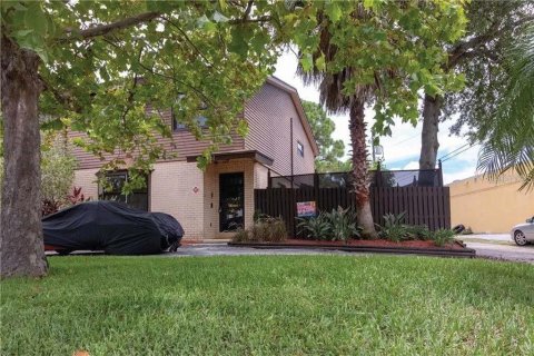 Townhouse in Saint Petersburg, Florida 3 bedrooms, 150.5 sq.m. № 2376848