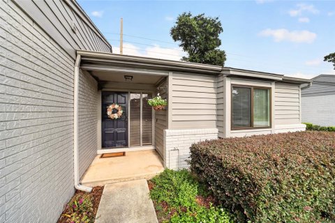 House in Ocala, Florida 2 bedrooms, 118.73 sq.m. № 2258467 - photo 3