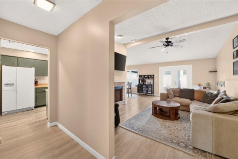 House in Ocala, Florida 2 bedrooms, 118.73 sq.m. № 2258467 - photo 5