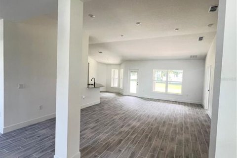 House in Dade City, Florida 4 bedrooms, 216.46 sq.m. № 2231052 - photo 29