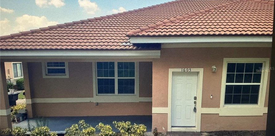 Touwnhouse à Poinciana, Floride 2 chambres, 85.75 m2 № 1870786