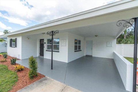 House in Pinellas Park, Florida 3 bedrooms, 103.31 sq.m. № 1882686 - photo 2