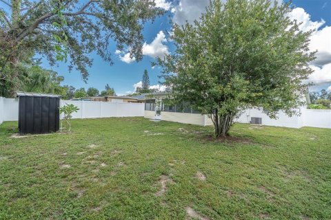 House in Pinellas Park, Florida 3 bedrooms, 103.31 sq.m. № 1882686 - photo 27