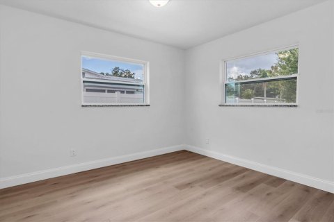 House in Pinellas Park, Florida 3 bedrooms, 103.31 sq.m. № 1882686 - photo 15