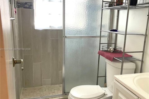 Снять в аренду кондоминиум в Маргит, Флорида 2 спальни, 86.4м2, № 2003515 - фото 12