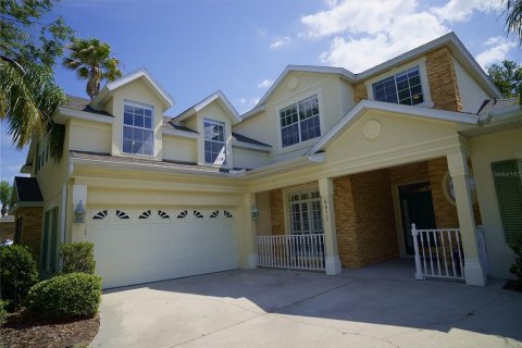 House in Orlando, Florida 6 bedrooms, 432.09 sq.m. № 2202492 - photo 2