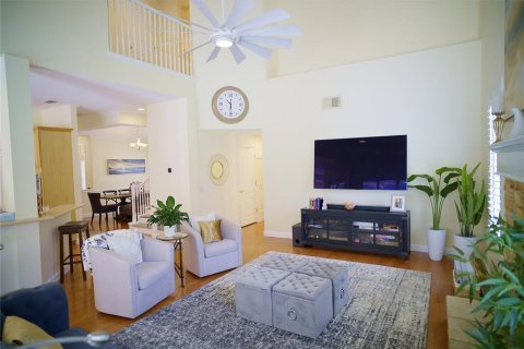 House in Orlando, Florida 6 bedrooms, 432.09 sq.m. № 2202492 - photo 9