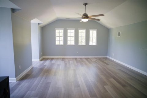 House in Orlando, Florida 6 bedrooms, 432.09 sq.m. № 2202492 - photo 17
