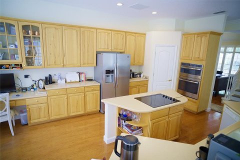 House in Orlando, Florida 6 bedrooms, 432.09 sq.m. № 2202492 - photo 12