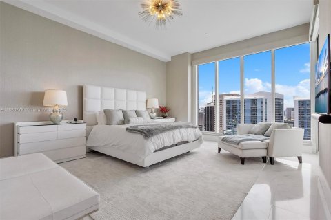 Condo in Miami, Florida, 5 bedrooms  № 1809097 - photo 27