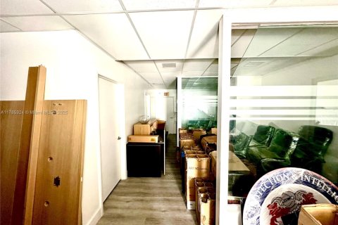 Immobilier commercial à vendre à Opa-locka, Floride № 1960626 - photo 4