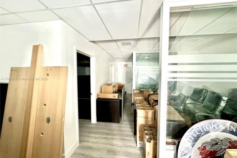 Immobilier commercial à vendre à Opa-locka, Floride № 1960626 - photo 14