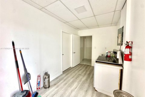 Immobilier commercial à vendre à Opa-locka, Floride № 1960626 - photo 11