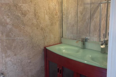 Condominio en venta en Hallandale Beach, Florida, 1 dormitorio, 32.33 m2 № 1868502 - foto 8