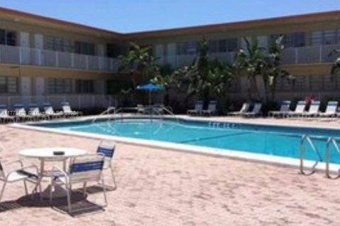 Condominio en venta en Hallandale Beach, Florida, 1 dormitorio, 32.33 m2 № 1868502 - foto 6