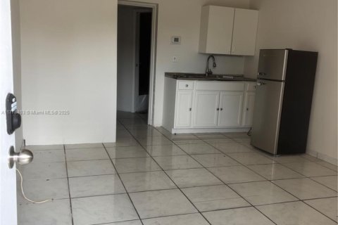 Condominio en venta en Hallandale Beach, Florida, 1 dormitorio, 32.33 m2 № 1868502 - foto 10