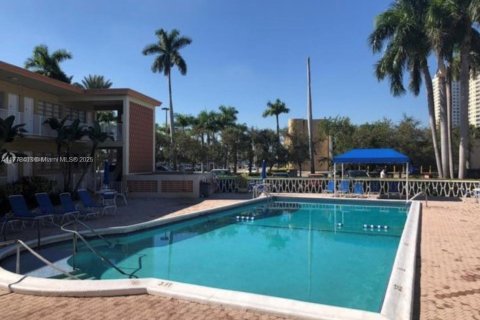 Condominio en venta en Hallandale Beach, Florida, 1 dormitorio, 32.33 m2 № 1868502 - foto 5