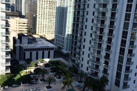 Condo in Miami, Florida, 1 bedroom  № 1997320 - photo 16