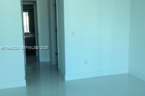 Condo in Miami, Florida, 1 bedroom  № 1997320 - photo 13