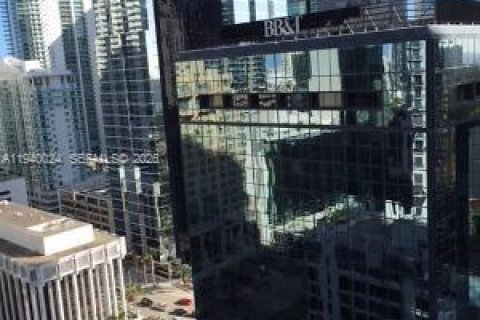 Condo in Miami, Florida, 1 bedroom  № 1997320 - photo 15