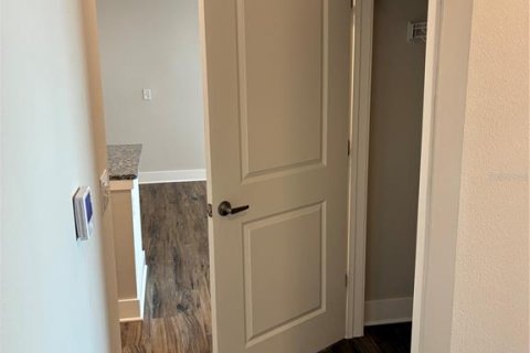 Apartamento en alquiler en Mount Dora, Florida, 1 dormitorio, 89.46 m2 № 1908076 - foto 4