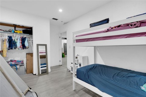 Casa en venta en Miami, Florida, 2 dormitorios, 83.24 m2 № 1983513 - foto 20