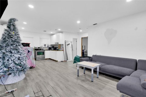 Casa en venta en Miami, Florida, 2 dormitorios, 83.24 m2 № 1983513 - foto 9