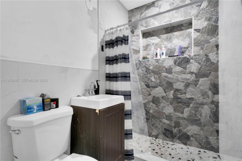 Casa en venta en Miami, Florida, 2 dormitorios, 83.24 m2 № 1983513 - foto 13