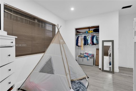 Casa en venta en Miami, Florida, 2 dormitorios, 83.24 m2 № 1983513 - foto 21
