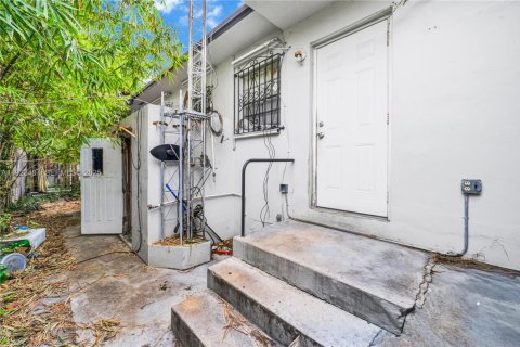 Casa en venta en Miami, Florida, 2 dormitorios, 83.24 m2 № 1983513 - foto 25
