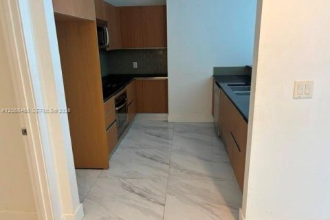 Condo in Miami, Florida, 2 bedrooms  № 2180940 - photo 8