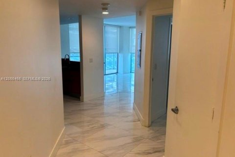 Condo in Miami, Florida, 2 bedrooms  № 2180940 - photo 5