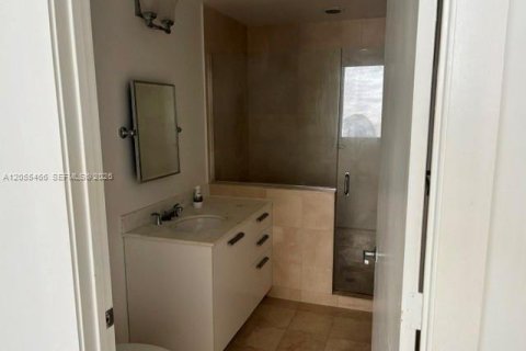 Condo in Miami, Florida, 2 bedrooms  № 2180940 - photo 7