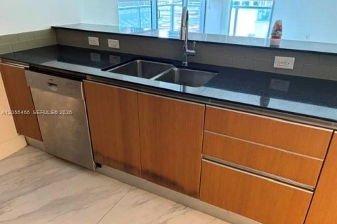 Condo in Miami, Florida, 2 bedrooms  № 2180940 - photo 10