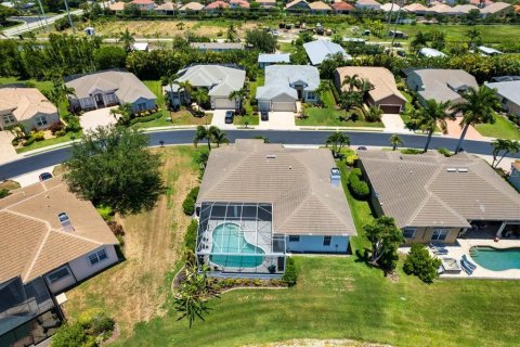 Villa ou maison à vendre à Fort Myers, Floride: 4 chambres, 228.45 m2 № 2416973 - photo 6