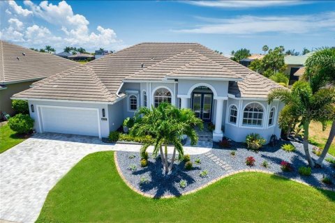 Villa ou maison à Fort Myers, Floride 4 chambres, 228.45 m2 № 2416973