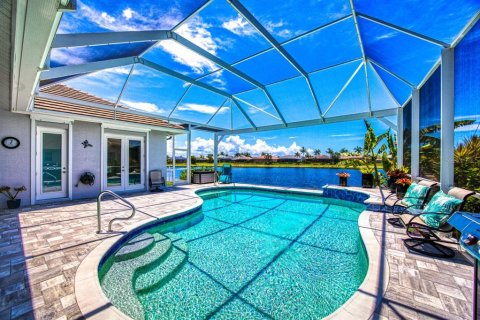 Villa ou maison à vendre à Fort Myers, Floride: 4 chambres, 228.45 m2 № 2416973 - photo 2
