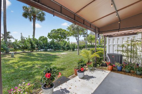 Townhouse in Boca Raton, Florida 3 bedrooms, 148.92 sq.m. № 2254657 - photo 23