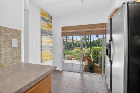 Townhouse in Boca Raton, Florida 3 bedrooms, 148.92 sq.m. № 2254657 - photo 12