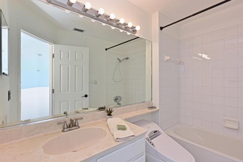 Villa ou maison à vendre à Bradenton, Floride: 3 chambres, 267.47 m2 № 2298562 - photo 28