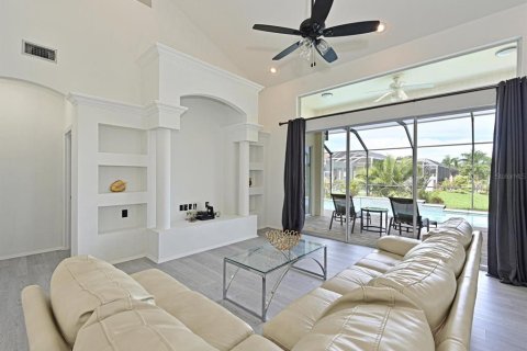 Villa ou maison à vendre à Bradenton, Floride: 3 chambres, 267.47 m2 № 2298562 - photo 9