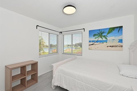 Villa ou maison à vendre à Bradenton, Floride: 3 chambres, 267.47 m2 № 2298562 - photo 27
