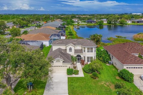 House in Bradenton, Florida 3 bedrooms, 267.47 sq.m. № 2298562