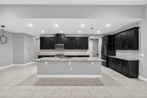 Casa en venta en Orlando, Florida, 4 dormitorios, 278.99 m2 № 2110391 - foto 19