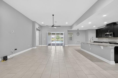 Casa en venta en Orlando, Florida, 4 dormitorios, 278.99 m2 № 2110391 - foto 8
