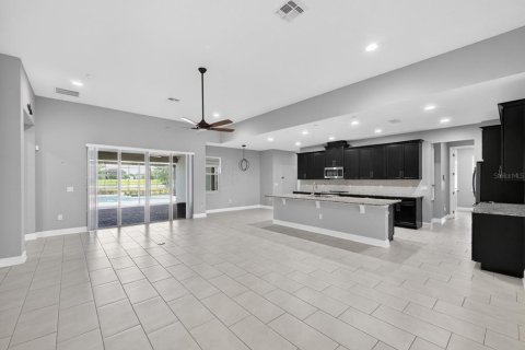 Casa en venta en Orlando, Florida, 4 dormitorios, 278.99 m2 № 2110391 - foto 9