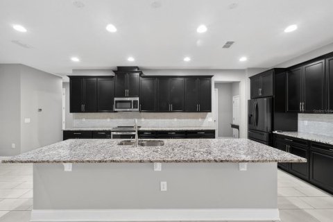 Casa en venta en Orlando, Florida, 4 dormitorios, 278.99 m2 № 2110391 - foto 16