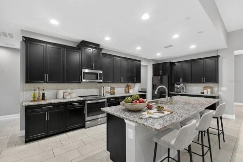 Casa en venta en Orlando, Florida, 4 dormitorios, 278.99 m2 № 2110391 - foto 15