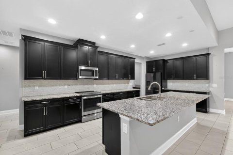 Casa en venta en Orlando, Florida, 4 dormitorios, 278.99 m2 № 2110391 - foto 17