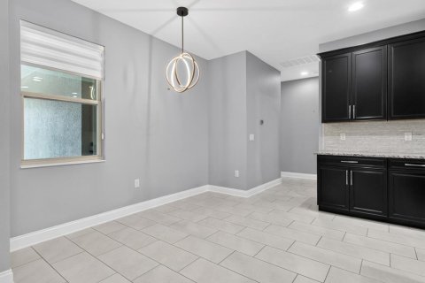Casa en venta en Orlando, Florida, 4 dormitorios, 278.99 m2 № 2110391 - foto 21